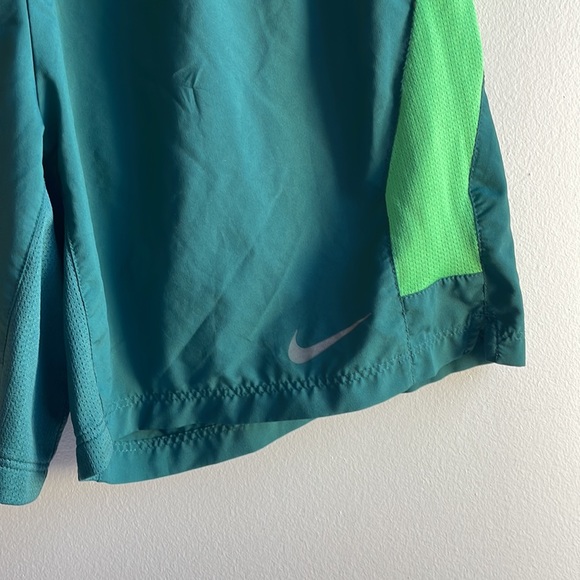 Green Nike Flex Athletic Running Shorts Size M - Picture 2 of 7